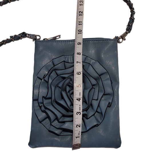 Periwinkle Blue Floral Crossbody - Picture 5 of 10